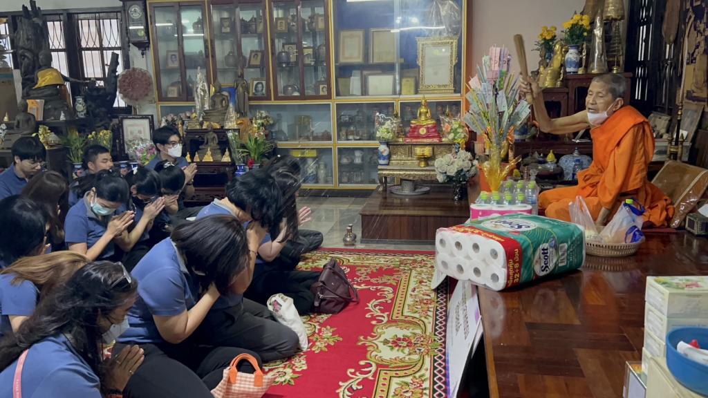 ผอ.กส.กสอ. นำทีมผู้บริหาร และเจ้าหน้าที่ กส.กสอ. ดำเนินกิจกรรม “ส่งเสริมหลักธรรมทางศาสนา เสริมสร้างศรัทธา ชาว กส.กสอ.”
