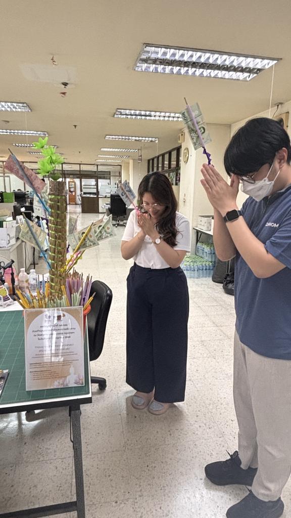 ผอ.กส.กสอ. นำทีมผู้บริหาร และเจ้าหน้าที่ กส.กสอ. ดำเนินกิจกรรม “ส่งเสริมหลักธรรมทางศาสนา เสริมสร้างศรัทธา ชาว กส.กสอ.”