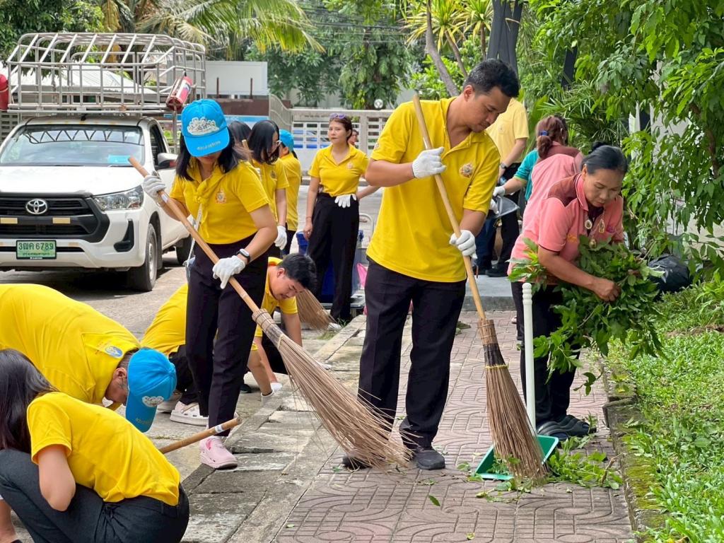 ผอ.กส.กสอ. นำทีมผู้บริหาร และเจ้าหน้าที่ กส.กสอ. ดำเนินกิจกรรม “กส.กสอ. ร่วมใจ พัฒนาพื้นที่ปฏิบัติงานให้ดีพร้อม”