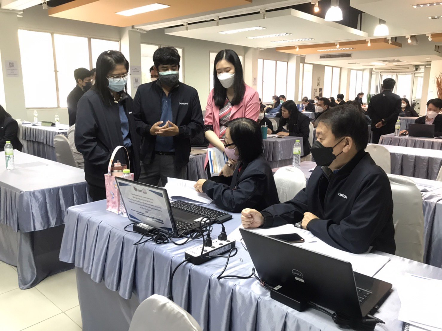 ยกระดับประสิทธิภาพการปฏิบัติงานของหน่วยงาน.. ผู้บริหาร กส.กสอ. เข้าร่วมประชุมเชิงปฏิบัติการ "การจัดทำคู่มือหรือมาตรฐานการปฏิบัติงานของกรมส่งเสริมอุตสาหกรรม" ประจำปีงบประมาณ พ.ศ. 2566